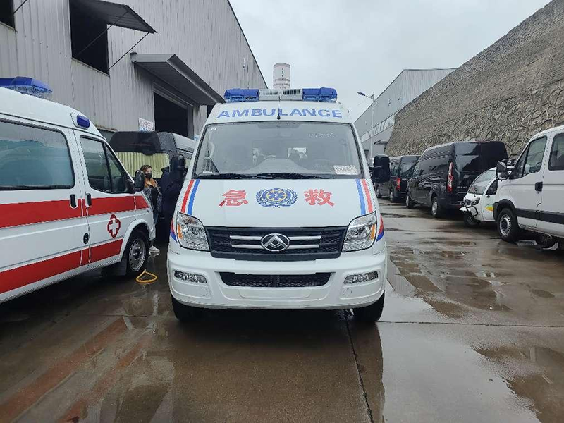 大通V80短軸監(jiān)護(hù)型負(fù)壓救護(hù)車(chē)-JHW